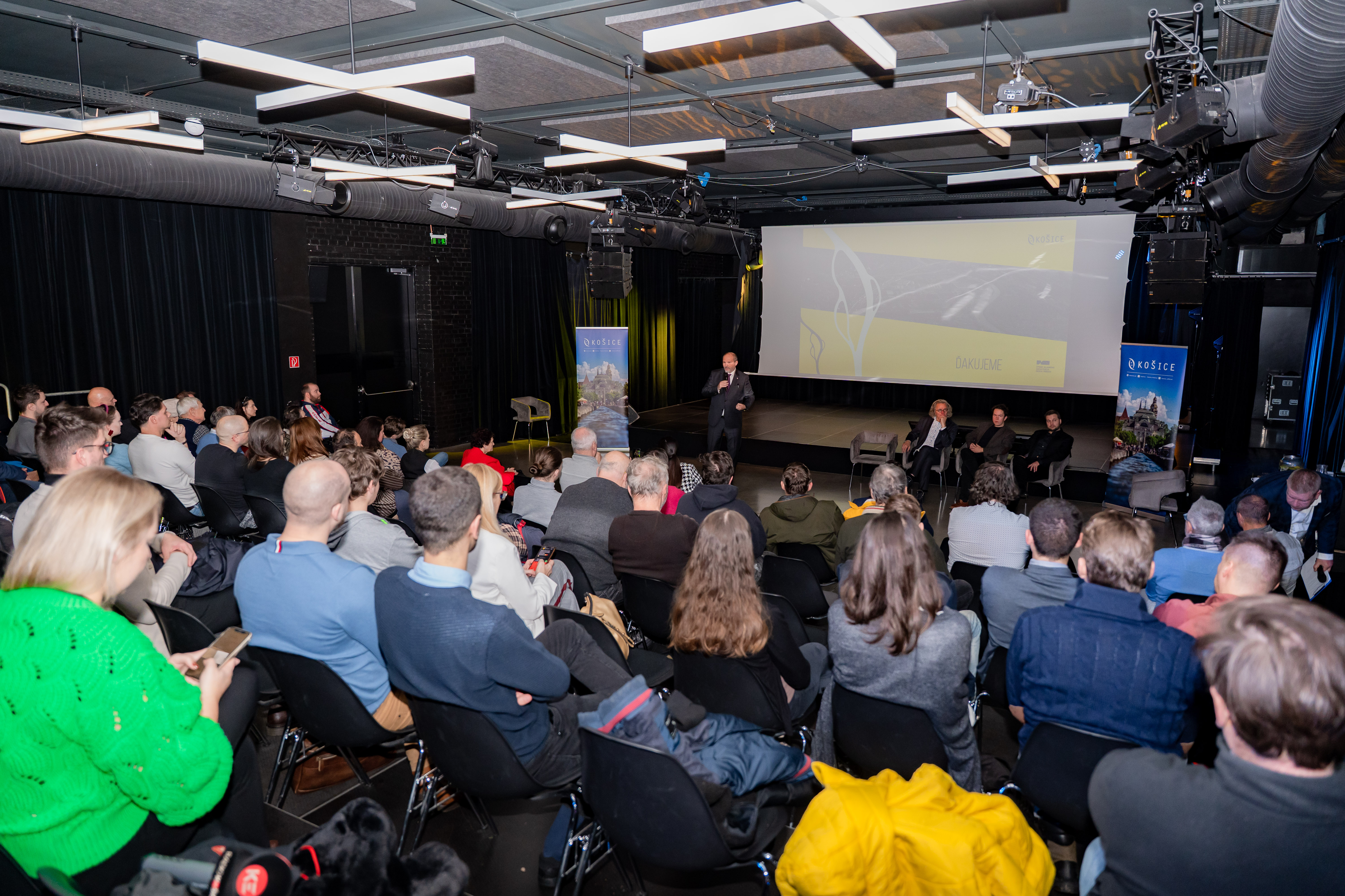 Verejna Prezentacia Nove mestske centrum Hornad - UHA-12